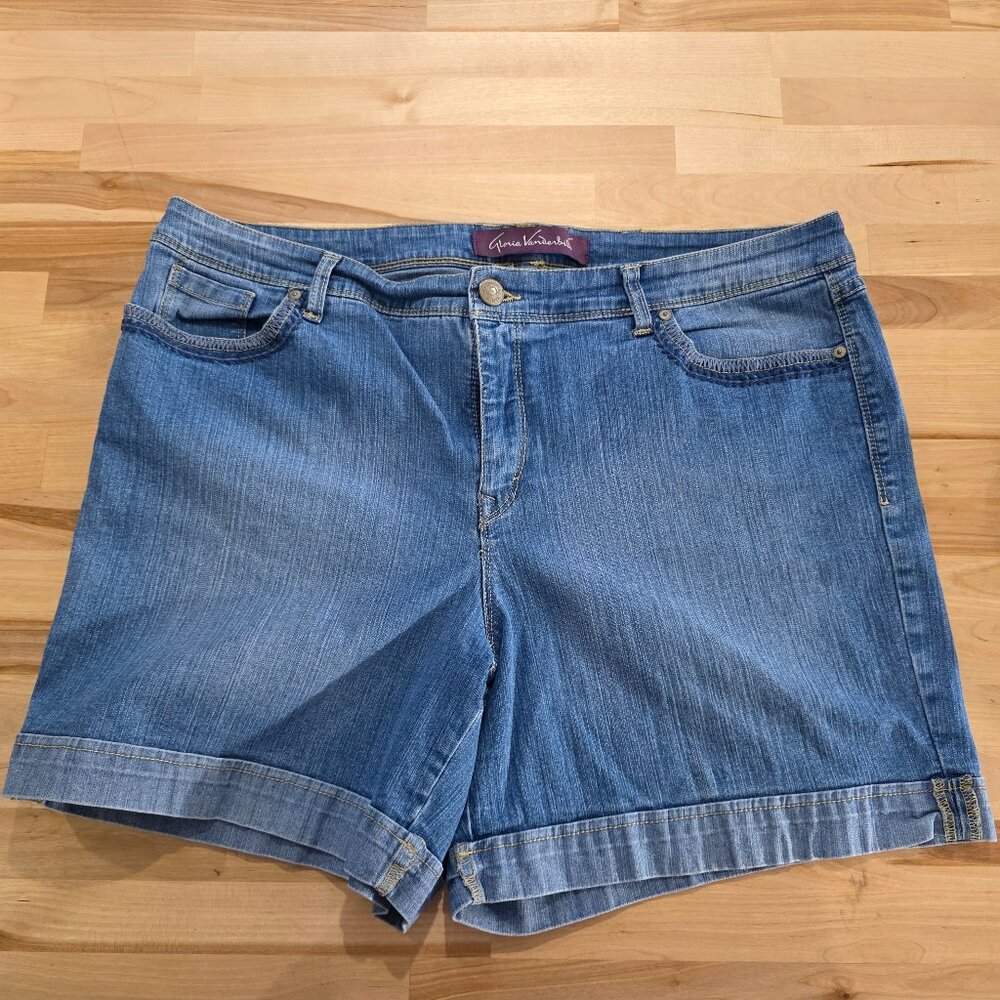 Gloria Vanderbilt Denim Shorts Size 16